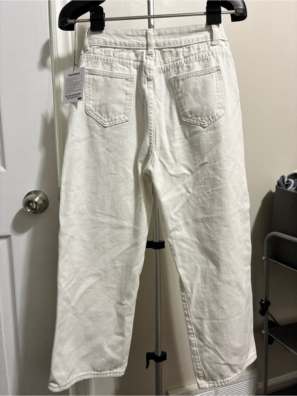 White Jean - Picture 2 of 2